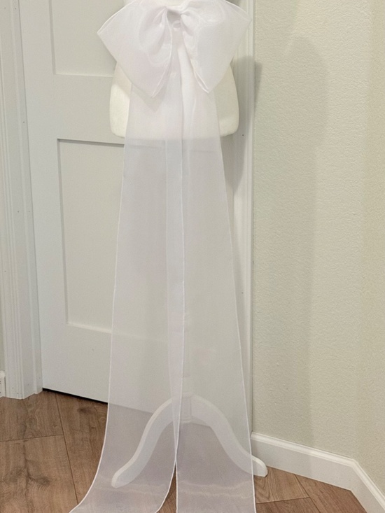Ivory Oversized Organza Bridal Bow Veil, Detachable Wedding Dress Accessory main image 4